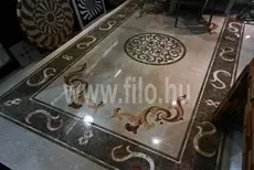 Bécs, kiállítási stand intarziás márvány padlóburkolata