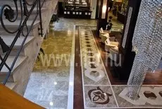 Budapest, Ramada Aqua World szálloda lobby - intarziás márványburkolat